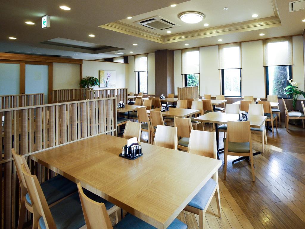 鲁特英米泽站前酒店 米泽市 外观 照片