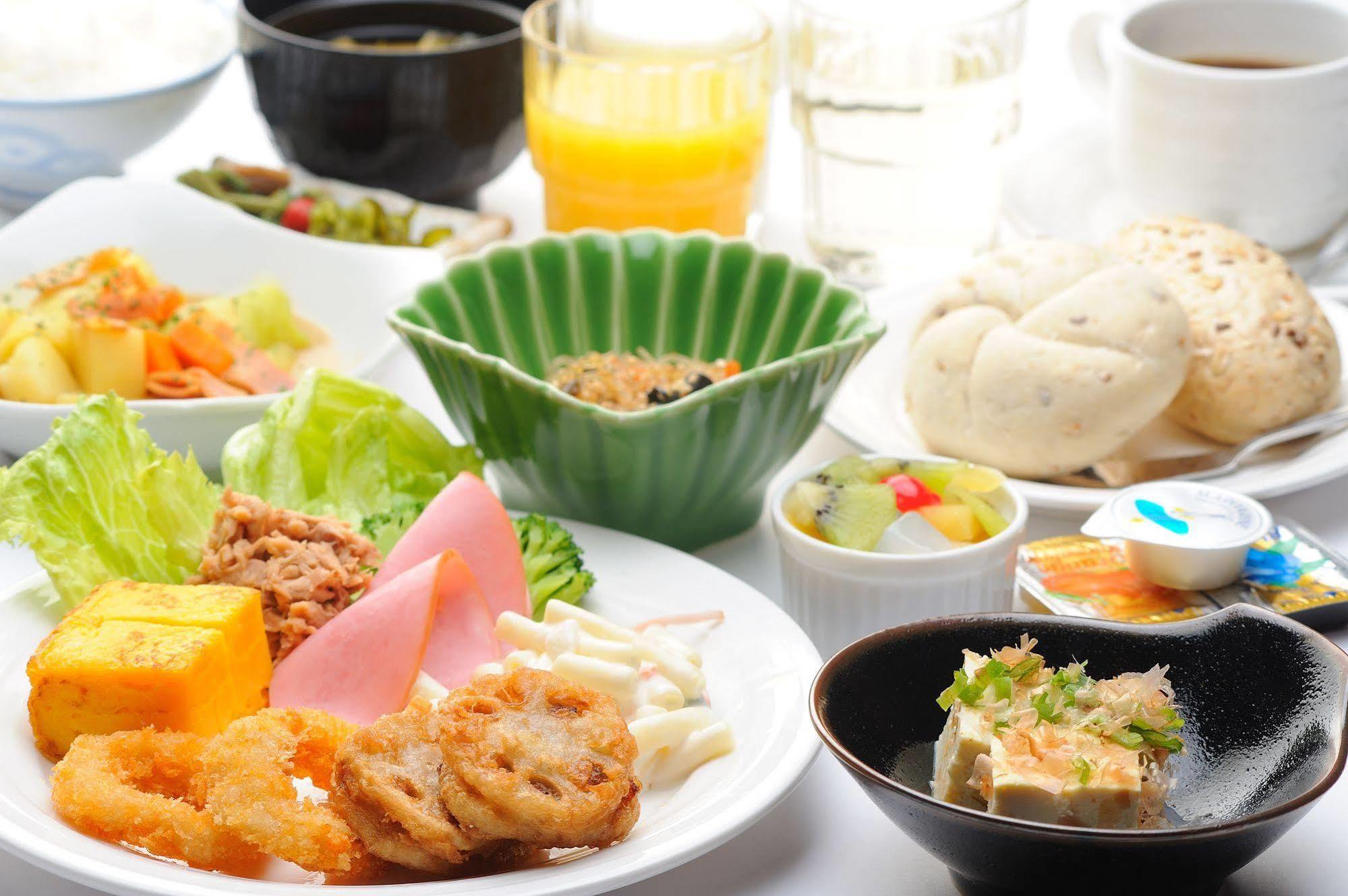 鲁特英米泽站前酒店 米泽市 外观 照片